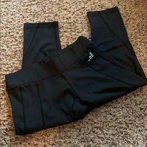 Black workout capris - XS